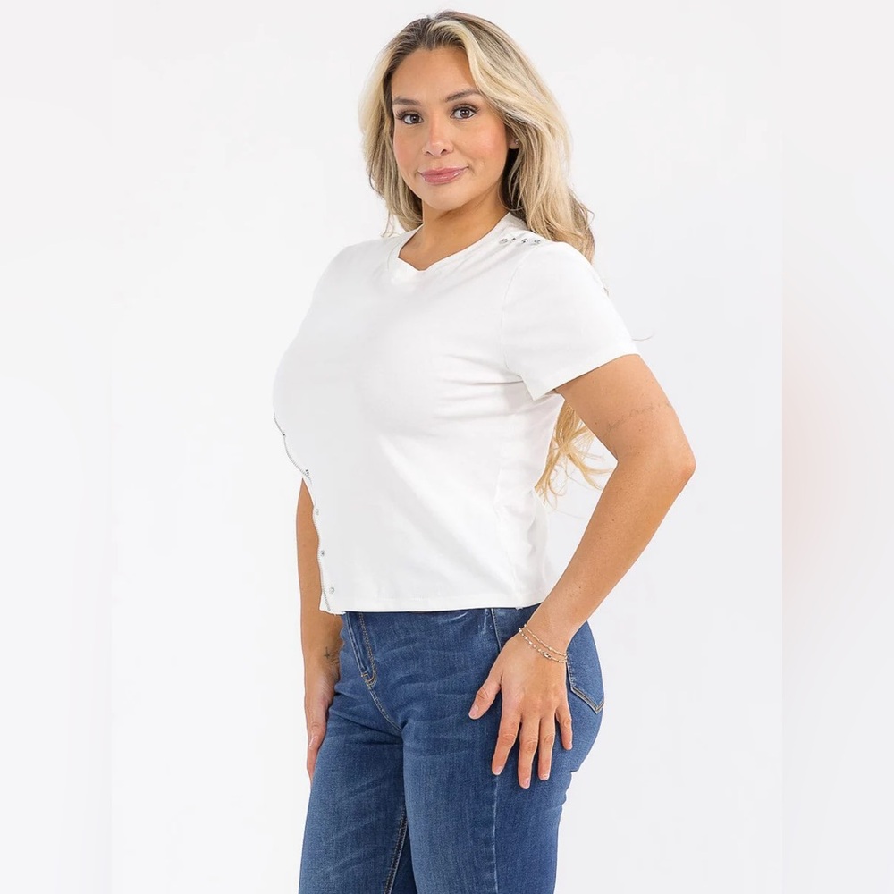 050 PLUS  La Diosa Short Sleeve Side Detailed Rhinestone Top